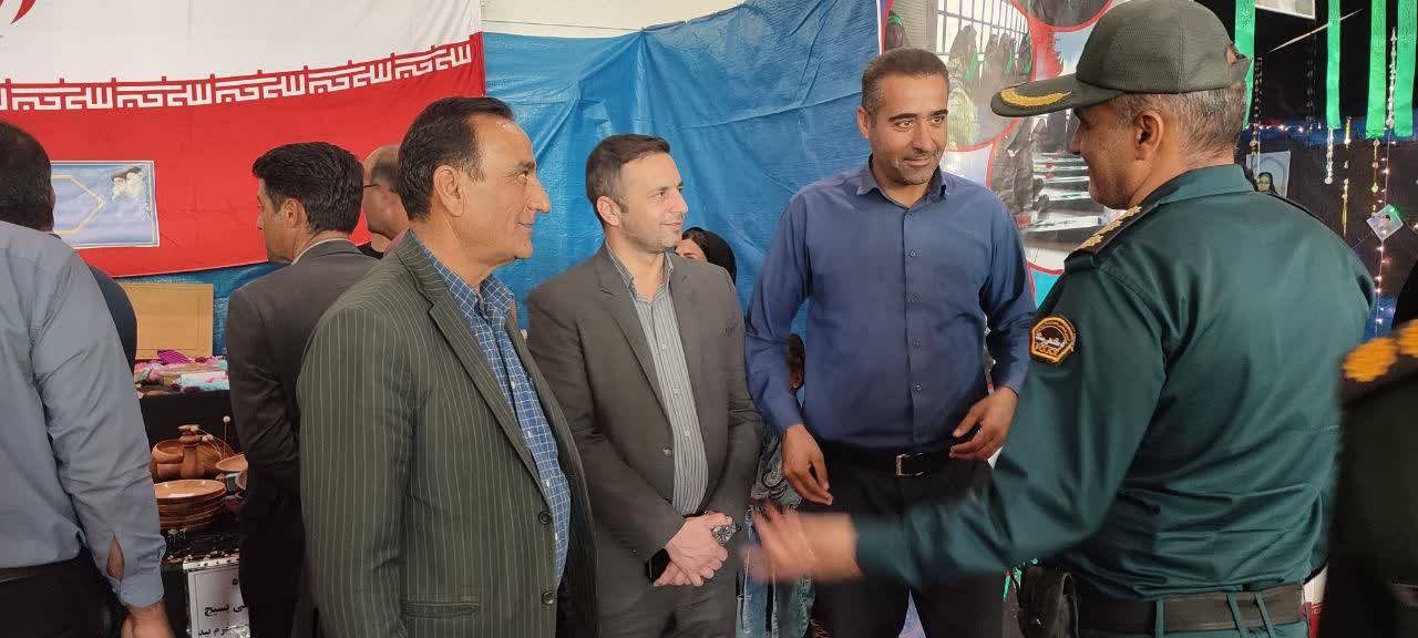 حضور شهردار و اعضای شورای اسلامی شهر صفاشهر در مراسم هفته دفاع مقدس